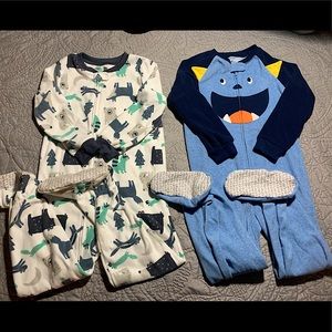 2 —> Carter’s Sz 5 Fleece Footed Pajamas